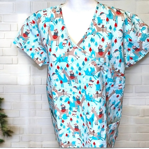 Reindeer Christmas Women’s‎ Scrub Top - Picture 1 of 7